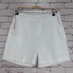 Walter Hagen Women's White Seersucker‎ 5" Inseam Traditional Golf Short Size 6